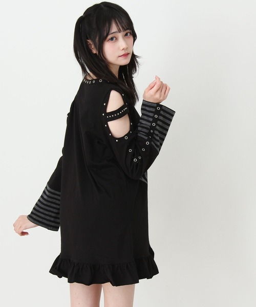 DearMyLove(ディアマイラブ)の「病みくまグラフィック十字架肩開きスタッズボーダーワンピース(ワンピース・レディース・ブラック/ホワイト・FREE)」の7枚目の写真