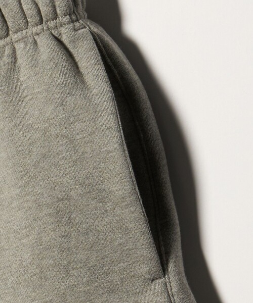 FOG ESSENTIALS(エフオージーエッセンシャルズ)の「<FEAR OF GOD ESSENTIALS>CLASSIC ショーツ(スウェットパンツ・メンズ・ダークグレー/ライトグレー・M/XS/S/L)」の5枚目の写真