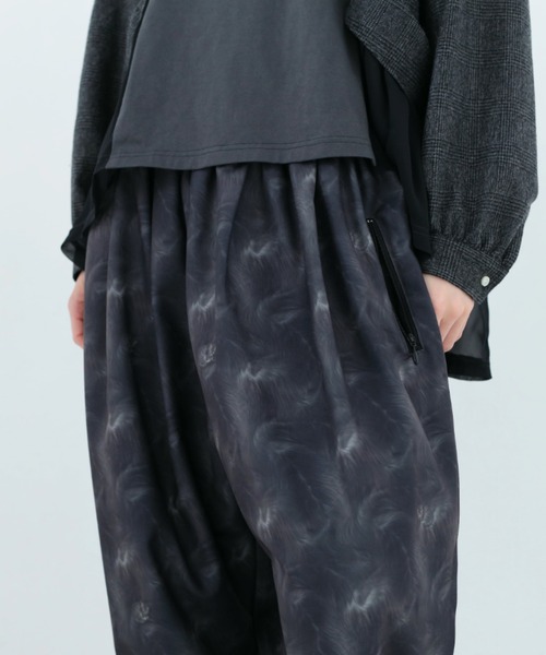 BEDSIDEDRAMA(ベットサイドドラマ)の「BEDSIDEDRAMA/ベッドサイドドラマ/Daydream Photo Wide Pants(その他パンツ・レディース・ブラック/グレー・2/1)」の7枚目の写真