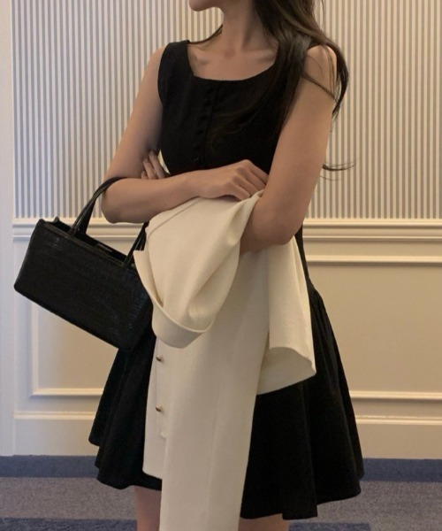 FAVORITO(ファヴォリート)の「フリルベスト・ドレス(ワンピース・レディース・オフホワイト/ブラック・M/S)」の18枚目の写真