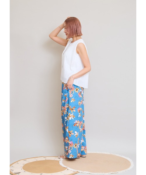 LHELBIE(レルビエ)の「フラワープリントパンツ(その他パンツ・レディース・ブラック/ブルー/オフホワイト・M)」の21枚目の写真