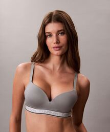 Calvin Klein（カルバン・クライン）の「プッシュアップ プランジブラ（ブラジャー）」