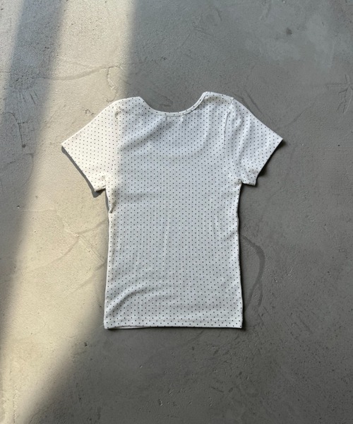 NUJOH(ヌゾ)の「Dot Slim Fit Tee / ドットスリムフィットT(Tシャツ/カットソー・レディース・クリーム/グレー/ブラック/アイボリー・FREE)」の6枚目の写真