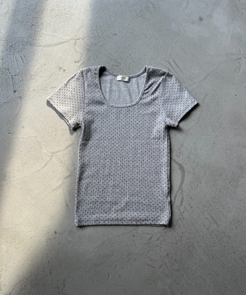 NUJOH(ヌゾ)の「Dot Slim Fit Tee / ドットスリムフィットT(Tシャツ/カットソー・レディース・クリーム/グレー/ブラック/アイボリー・FREE)」の9枚目の写真