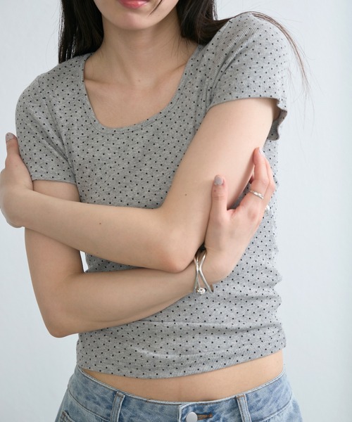 NUJOH(ヌゾ)の「Dot Slim Fit Tee / ドットスリムフィットT(Tシャツ/カットソー・レディース・クリーム/グレー/ブラック/アイボリー・FREE)」の14枚目の写真