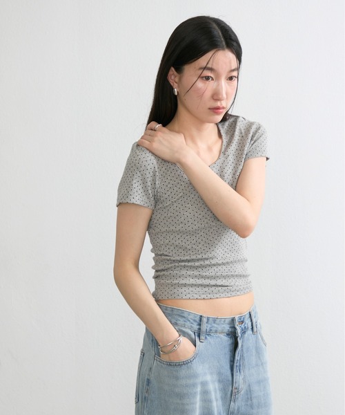 NUJOH(ヌゾ)の「Dot Slim Fit Tee / ドットスリムフィットT(Tシャツ/カットソー・レディース・クリーム/グレー/ブラック/アイボリー・FREE)」の16枚目の写真