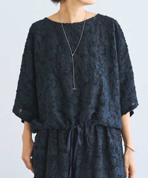 BEARDSLEY（ビアズリー）の「花ボーダージャガードプルオーバー【セットアップ】（シャツ/ブラウス・レディース・ホワイト/ネイビー・FREE）」の2枚目の写真