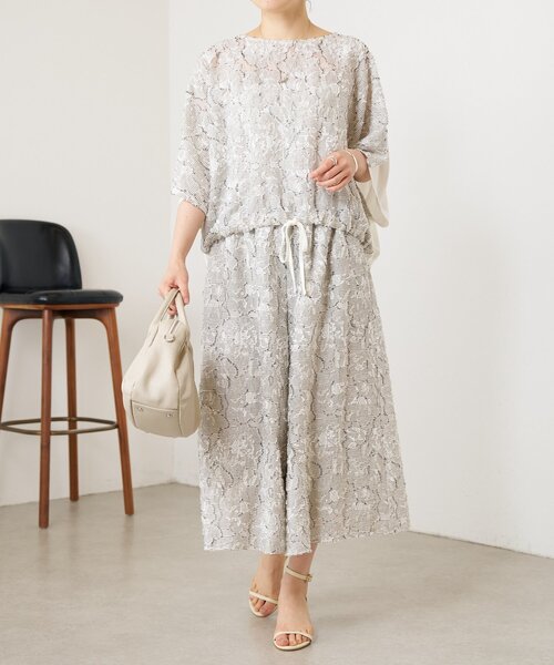 BEARDSLEY（ビアズリー）の「花ボーダージャガードプルオーバー【セットアップ】（シャツ/ブラウス・レディース・ホワイト/ネイビー・FREE）」の12枚目の写真