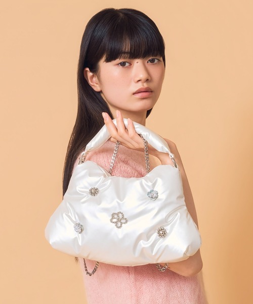 Casselini（キャセリーニ）の「Casselini(キャセリーニ) CLOUD BAG（ハンドバッグ・レディース・アイボリー/シルバー/ブラック・FREE）」の5枚目の写真