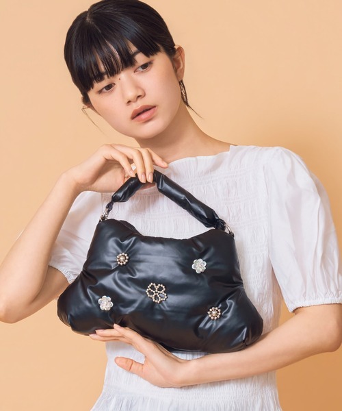 Casselini（キャセリーニ）の「Casselini(キャセリーニ) CLOUD BAG（ハンドバッグ・レディース・アイボリー/シルバー/ブラック・FREE）」の9枚目の写真