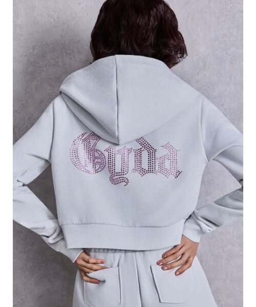 GYDA(ジェイダ)の「GYDA Shortラメパーカー【セットアップ着用可能】(パーカー・レディース・グレー/ブラック/オフホワイト・FREE)」の2枚目の写真
