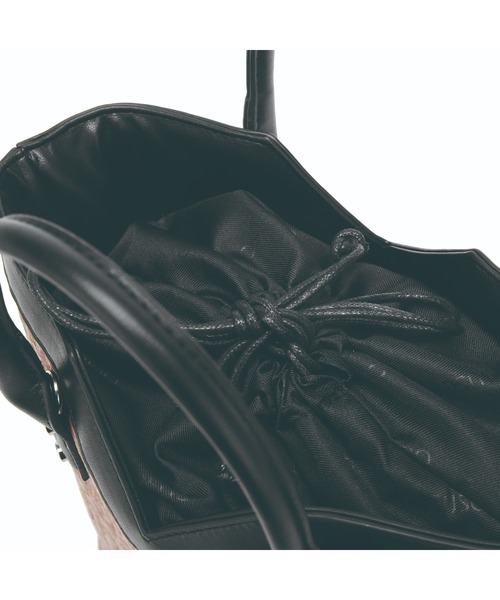 GUSCIO(グッシオ)の「【グッシオゴールド】カゴバッグ PUレザー切り替え Vライン 2WAY ショルダー付(かごバッグ・レディース・ブラウン/アイボリー/ブラック・FREE)」の9枚目の写真