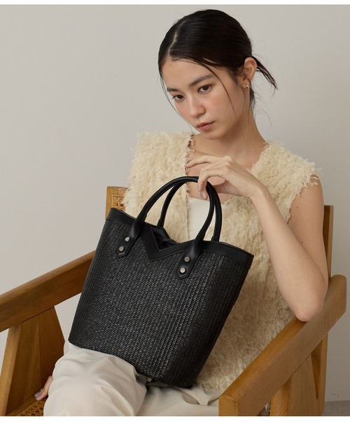 GUSCIO(グッシオ)の「【グッシオゴールド】カゴバッグ PUレザー切り替え Vライン 2WAY ショルダー付(かごバッグ・レディース・ブラウン/アイボリー/ブラック・FREE)」の13枚目の写真