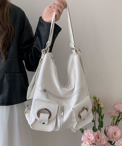 HAILY(ヘイリー)の「リングデザインダブルポケット変形3WAYショルダーバッグ/A4サイズ対応(ショルダーバッグ・レディース・ホワイト/ブラック・FREE)」の13枚目の写真