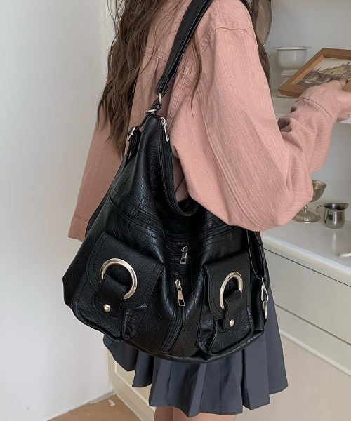 HAILY(ヘイリー)の「リングデザインダブルポケット変形3WAYショルダーバッグ/A4サイズ対応(ショルダーバッグ・レディース・ホワイト/ブラック・FREE)」の19枚目の写真