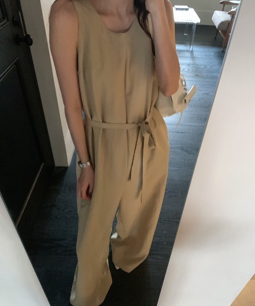 YUGA(ユーガ)の「YUGA_YGMC Korean-style Wide-leg pants all-in-one(つなぎ/オールインワン・レディース・ベージュ/ネイビー・FREE)」の6枚目の写真