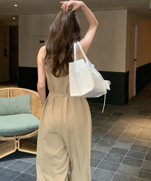 YUGA(ユーガ)の「YUGA_YGMC Korean-style Wide-leg pants all-in-one(つなぎ/オールインワン・レディース・ベージュ/ネイビー・FREE)」の10枚目の写真