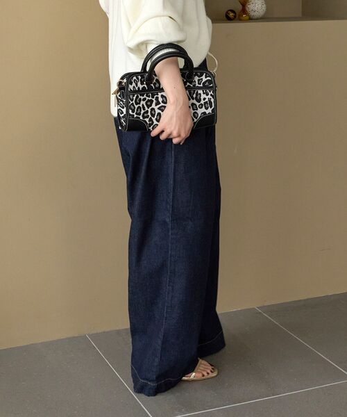 le.coeur blanc（ルクールブラン）の「Healthy denim Muffin（デニムパンツ・レディース・ネイビー/ブルー・38/36）」の13枚目の写真
