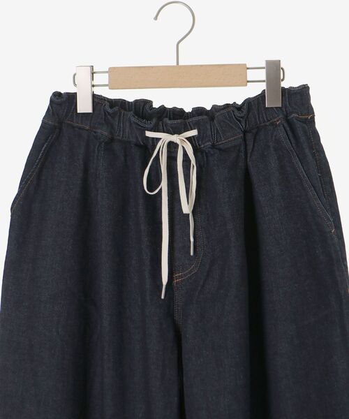 le.coeur blanc（ルクールブラン）の「Healthy denim Muffin（デニムパンツ・レディース・ネイビー/ブルー・38/36）」の5枚目の写真