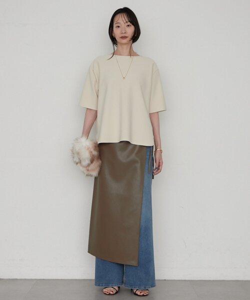 LOUNGEDRESS(ラウンジドレス)の「《オン・オフ使える》カットジョーゼットハーフスリーブプルオーバー(Tシャツ/カットソー・レディース・ライトベージュ/ブラック・FREE)」の11枚目の写真