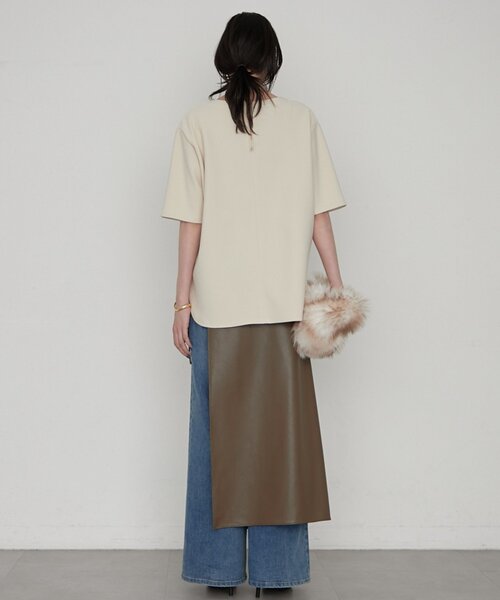 LOUNGEDRESS(ラウンジドレス)の「《オン・オフ使える》カットジョーゼットハーフスリーブプルオーバー(Tシャツ/カットソー・レディース・ライトベージュ/ブラック・FREE)」の13枚目の写真