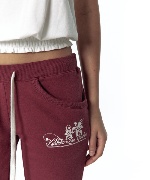 KASHIKO（カシコ）の「Low-Slung Capri Pants Wine（スウェットパンツ・レディース・その他・MEDIUM/SMALL）」の9枚目の写真