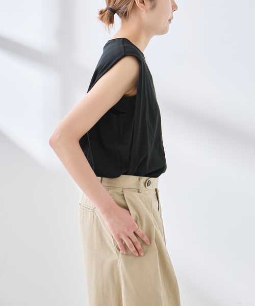 journal standard L'essage(ジャーナルスタンダードレサージュ)の「ショルダーパッドタンクトップ(タンクトップ・レディース・レッド/ブラック/ホワイト・FREE)」の21枚目の写真