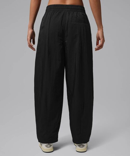 JORDAN BRAND(ジョーダンブランド)の「ジョーダン ブルックリン ウィメンズ ウーブン パンツ / Jordan Brooklyn Women's Woven Pants IM6953-010 Black(その他パンツ・レディース・ブラック・XS/XL/S/M/L)」の2枚目の写真