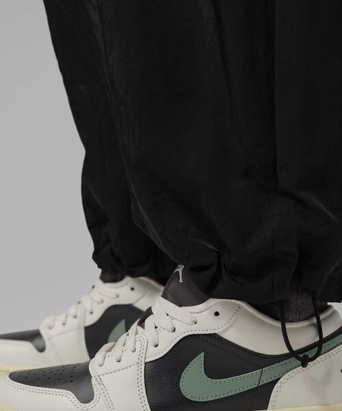 JORDAN BRAND(ジョーダンブランド)の「ジョーダン ブルックリン ウィメンズ ウーブン パンツ / Jordan Brooklyn Women's Woven Pants IM6953-010 Black(その他パンツ・レディース・ブラック・XS/XL/S/M/L)」の6枚目の写真