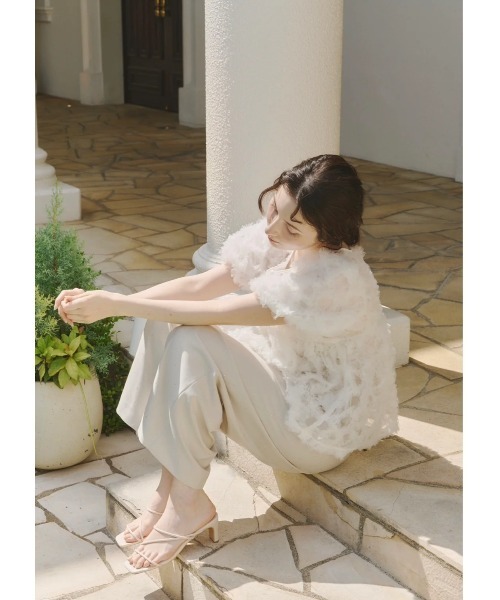 NOTREemor(ノートルエモア)の「flower motif puff sleeve tops(Tシャツ/カットソー・レディース・ホワイト・FREE)」の4枚目の写真
