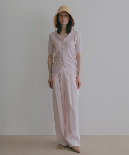 ETRE TOKYO(エトレトウキョウ)の「ドライタッチハーフスリーブカットカーディガン(カーディガン/ボレロ・レディース・ネイビー/ホワイト/ピンク・FREE)」の4枚目の写真