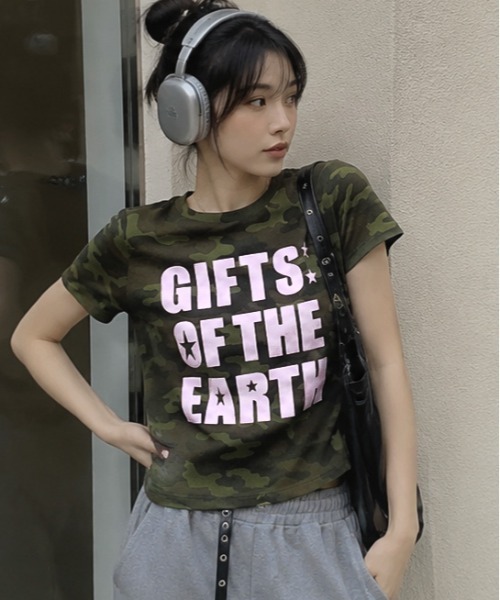 GORGE(ゴージ)の「《テレコ・存在感ロゴ》アソートTシャツ/カジュアル×ストリート/春夏/全3色(Tシャツ/カットソー・レディース・カーキ/オフホワイト/グレー・F)」の3枚目の写真