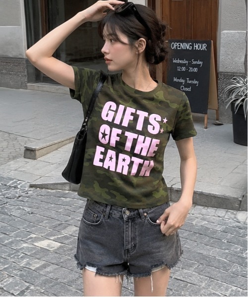 GORGE(ゴージ)の「《テレコ・存在感ロゴ》アソートTシャツ/カジュアル×ストリート/春夏/全3色(Tシャツ/カットソー・レディース・カーキ/オフホワイト/グレー・F)」の5枚目の写真