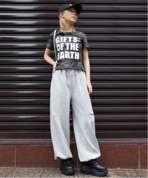 GORGE(ゴージ)の「《テレコ・存在感ロゴ》アソートTシャツ/カジュアル×ストリート/春夏/全3色(Tシャツ/カットソー・レディース・カーキ/オフホワイト/グレー・F)」の8枚目の写真