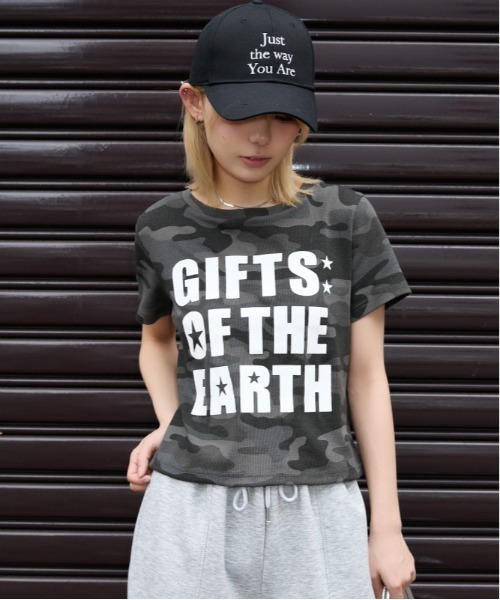 GORGE(ゴージ)の「《テレコ・存在感ロゴ》アソートTシャツ/カジュアル×ストリート/春夏/全3色(Tシャツ/カットソー・レディース・カーキ/オフホワイト/グレー・F)」の11枚目の写真