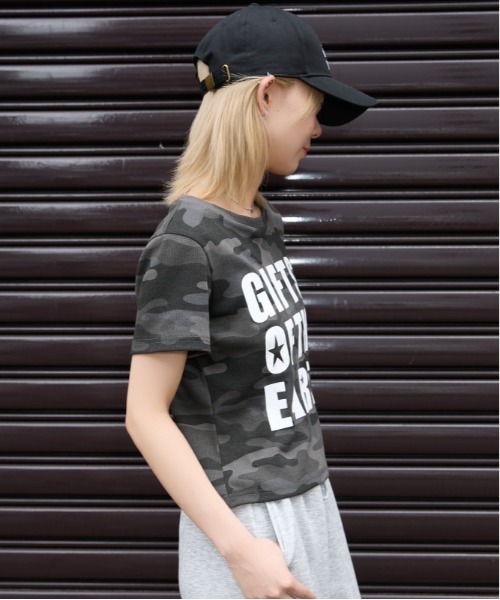 GORGE(ゴージ)の「《テレコ・存在感ロゴ》アソートTシャツ/カジュアル×ストリート/春夏/全3色(Tシャツ/カットソー・レディース・カーキ/オフホワイト/グレー・F)」の12枚目の写真