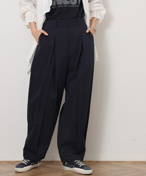 JOURNAL STANDARD LUXE(ジャーナルスタンダード ラックス)の「ウェザークロス タックシームパンツ(その他パンツ・レディース・ホワイト×ホワイト/ネイビー・FREE)」の2枚目の写真