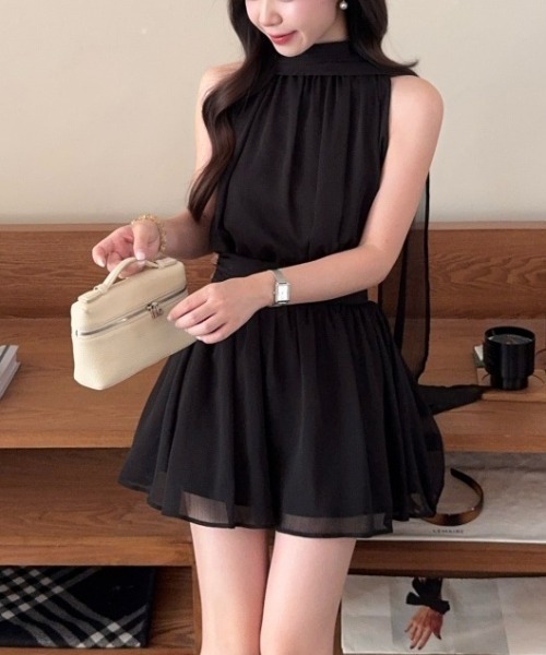 LUCPY(ラクピー)の「ハイネックシアーフレアミニワンピース(ワンピース・レディース・ブラック/ホワイト・LARGE/MEDIUM/SMALL)」の3枚目の写真