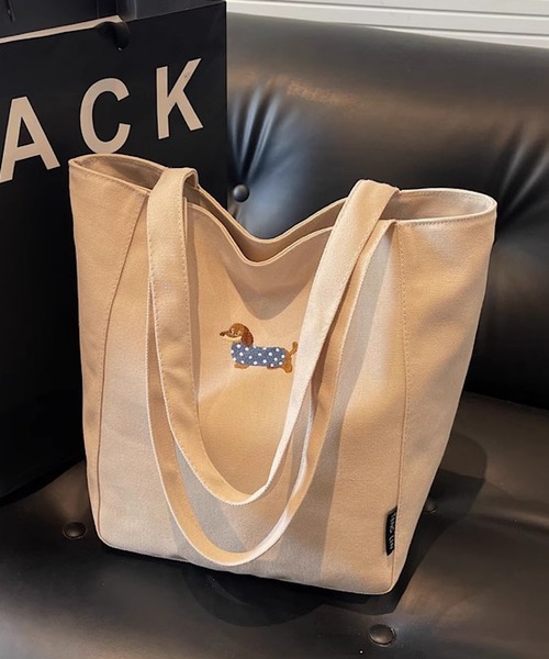 VIBGYOR(ヴィブジョー)の「urbanfemine./ダックスフンド刺繍 キャンバス トートバッグ ドッグデザイン A4対応 大容量 U7631(トートバッグ・レディース・ブラック/ベージュ/ブラウン・FREE)」の6枚目の写真