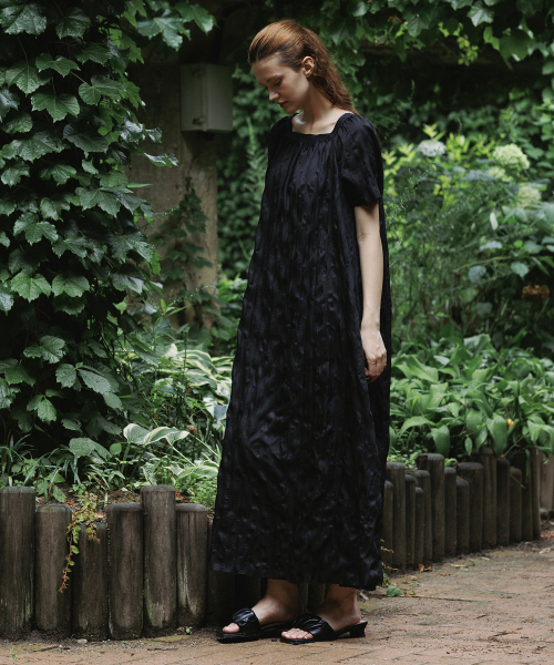 TINABLOSSOM（ティナ ブロッサム）の「ビーストワンピース（ワンピース・レディース・ブラック・SHORT/LONG）」の2枚目の写真
