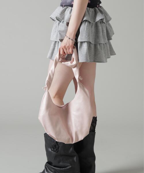 ROYAL FLASH(ロイヤルフラッシュ)の「MAVYTH/メヴィス/CRUMPLED HANDLE BAG(トートバッグ・レディース・ホワイト/ピンク/キャメル/ブラック・F)」の7枚目の写真