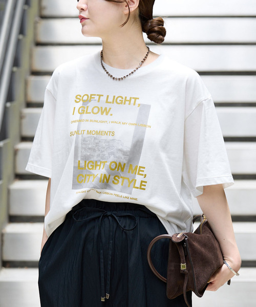 IENA(イエナ)の「LOGOプリント PHOTO Tシャツ(Tシャツ/カットソー・レディース・ネイビー/イエロー/オレンジ・FREE)」の2枚目の写真