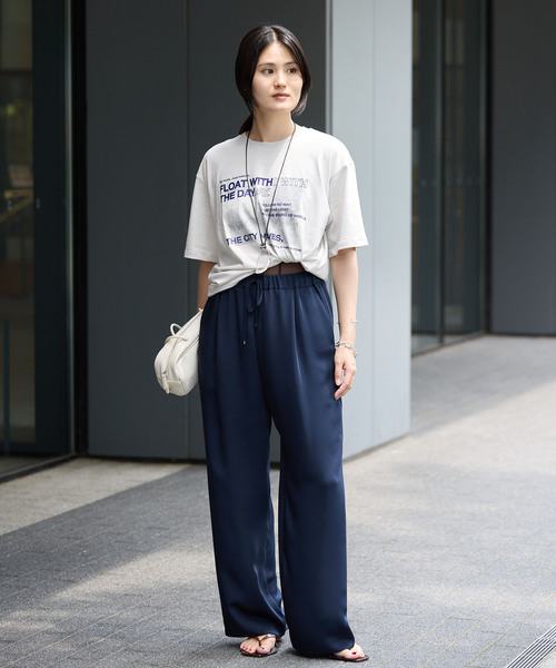 IENA(イエナ)の「LOGOプリント PHOTO Tシャツ(Tシャツ/カットソー・レディース・ネイビー/イエロー/オレンジ・FREE)」の4枚目の写真