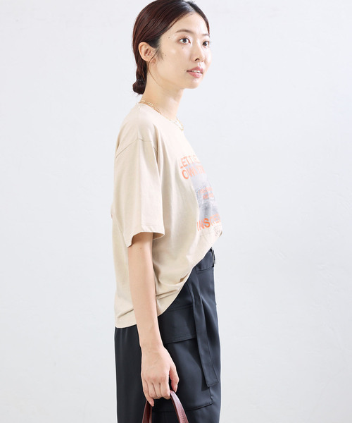 IENA(イエナ)の「LOGOプリント PHOTO Tシャツ(Tシャツ/カットソー・レディース・ネイビー/イエロー/オレンジ・FREE)」の16枚目の写真