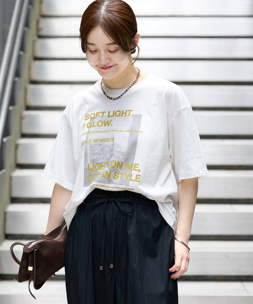 IENA(イエナ)の「LOGOプリント PHOTO Tシャツ(Tシャツ/カットソー・レディース・ネイビー/イエロー/オレンジ・FREE)」の22枚目の写真