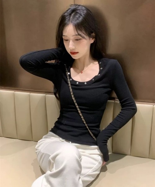 Ritzy(リッツィー)の「ネックスタッズ Uネック リブ長袖カットソー トップス(Tシャツ/カットソー・レディース・ホワイト/ブラック/グレー・M/L)」の3枚目の写真