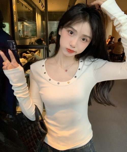 Ritzy(リッツィー)の「ネックスタッズ Uネック リブ長袖カットソー トップス(Tシャツ/カットソー・レディース・ホワイト/ブラック/グレー・M/L)」の11枚目の写真