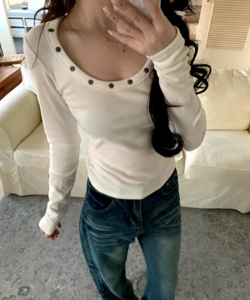 Ritzy(リッツィー)の「ネックスタッズ Uネック リブ長袖カットソー トップス(Tシャツ/カットソー・レディース・ホワイト/ブラック/グレー・M/L)」の14枚目の写真