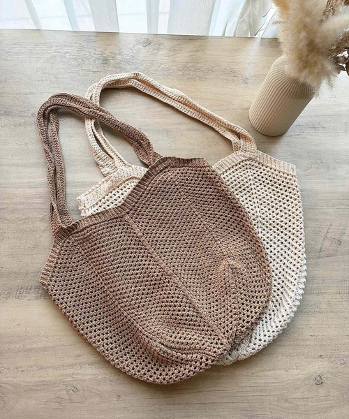 VIBGYOR(ヴィブジョー)の「Liaa/透かし編みニットビッグトートバッグ A18844(トートバッグ・レディース・ホワイト/ブラウン・FREE)」の3枚目の写真