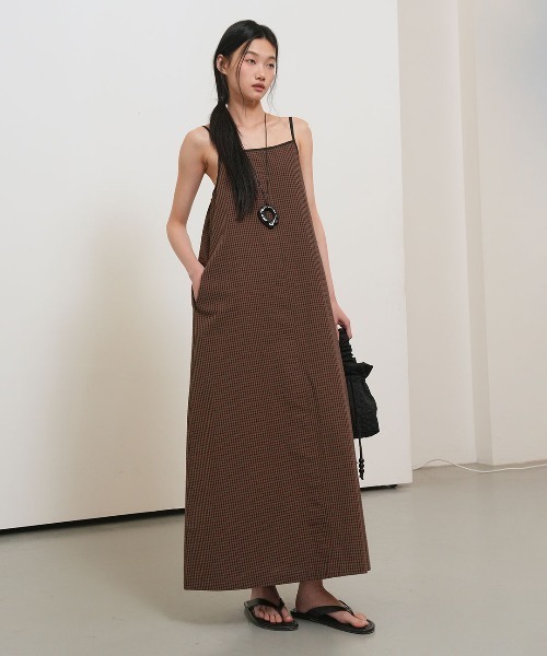 GENERAL IDEA(ジェネラルアイデア)の「【GENERAL IDEA】チェック柄ロングワンピース / CHECKED LONG DRESS(ワンピース・レディース・スカイブルー/ダークブラウン/グリーン・L/M/S)」の2枚目の写真
